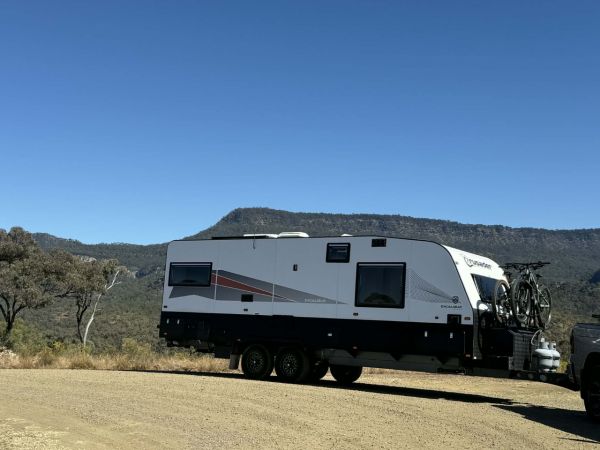 2021 Crusader Excalibur Prince 23'9Ft Off-Road Club Lounge Couples Van Caravan image