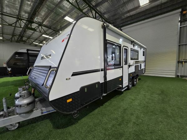 2016 Crusader Excalibur Other CASTLE BUNKS image