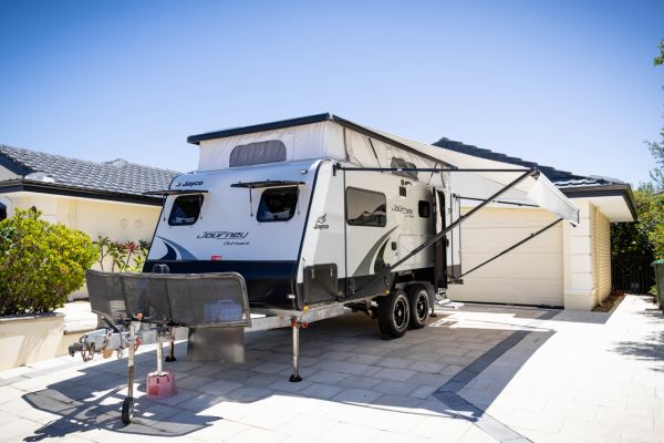 2022 Jayco JOURNEY OUTBACK 5.5m (18ft) 17.55-9.OB.JY-MY22 image