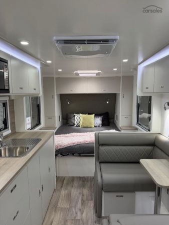 2026 Design RV forerunner 220R image