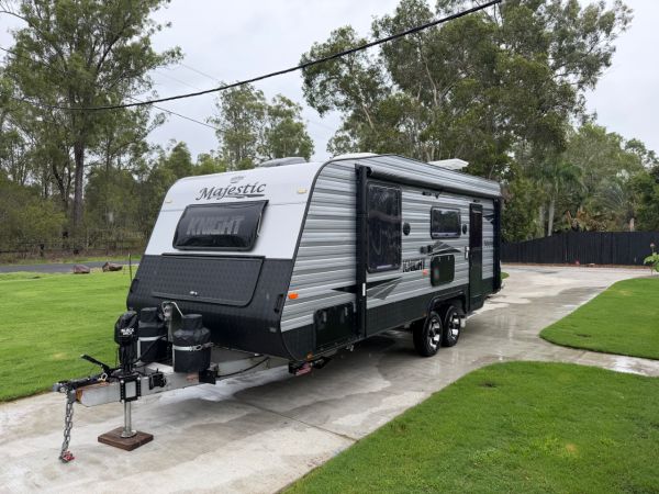 2016 Majestic Knight 19'6Ft Couples Van With Ensuite Caravan image