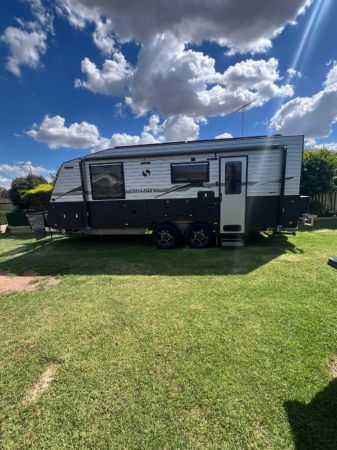 2018 Supreme 2000_R_K1E1_T Classic Tourer Full Caravan image