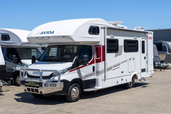 2017 Avida Esperance C7944 Motorhome image