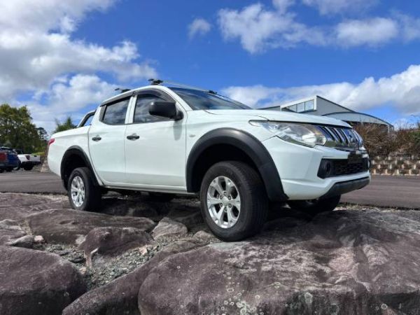 2015 Mitsubishi Triton GLX DUAL CAB MN MY15 image
