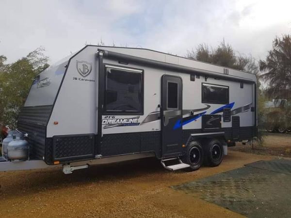 2020 JB DREAMLINE Platinum 21' 6" image