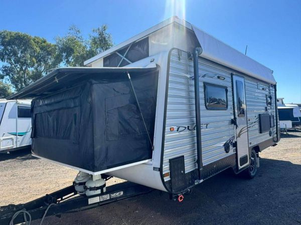 2016 Paramount DUET Caravan image