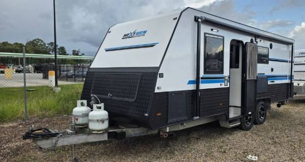 2016 Nextgen Blackline 20'6 Caravan 2 BERTH image