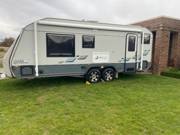 2017 JURGENS Lunagazer J2403 Caravan image