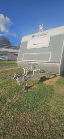 2007 Paramount CLASSIC Caravan image