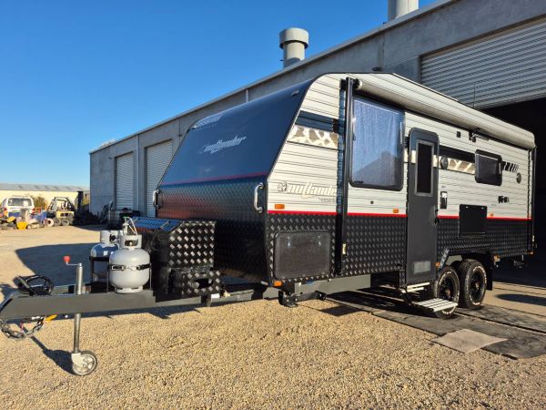 2020 Essential Outlander Semi Off Road Caravan image