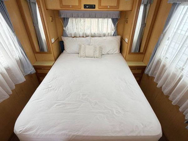 2004 Viscount Sportz Caravan image