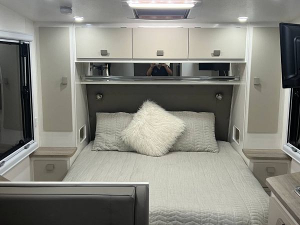 2022 Essential Cruiser D7 Club 21'6 Caravan image