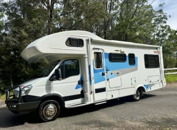2013 Avida Esperance C7964Sl Single Beds Motorhome IVECO DAILY 50C17 image
