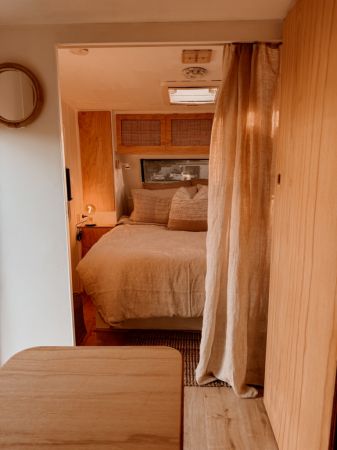 2012 Trackvan Creative tour x Caravan image