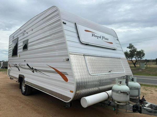 2011 Royal Flair Promenade Caravan image