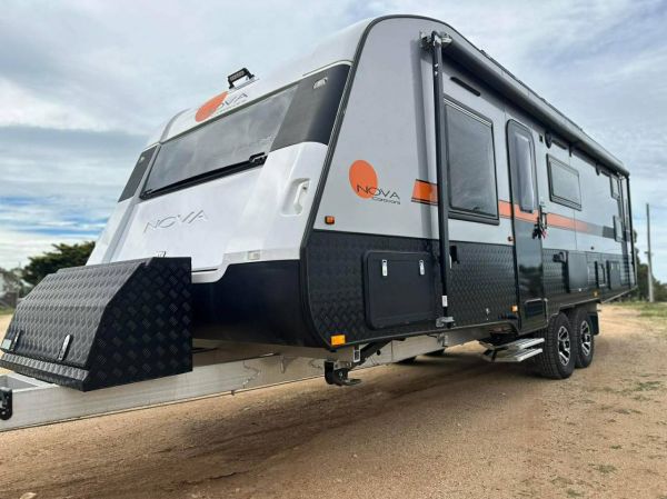 2018 Nova FAMILY ESCAPE Off Road Caravan image