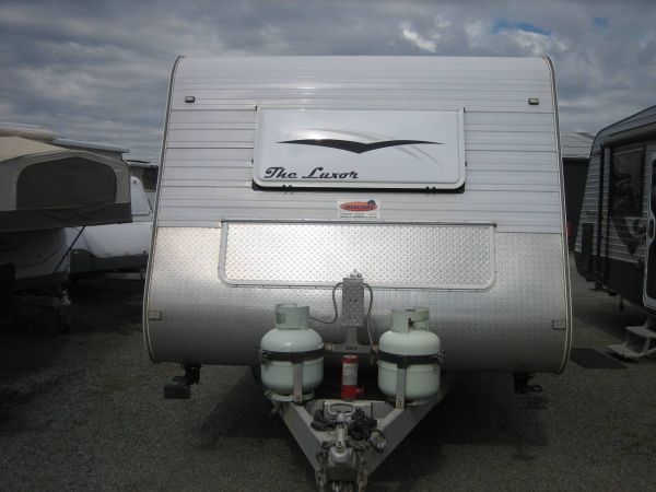 2014 Empire Luxor 21'6 Caravan image