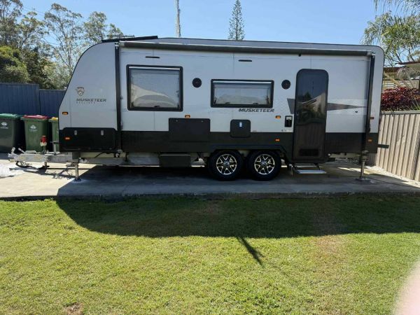 2019 Crusader Musketeer Recliner Semi Off-Road 2 Berth-Immediate Delivery Caravan image