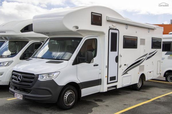 2022 Talvor Euro Deluxe Mercedes Benz 6 Berth image