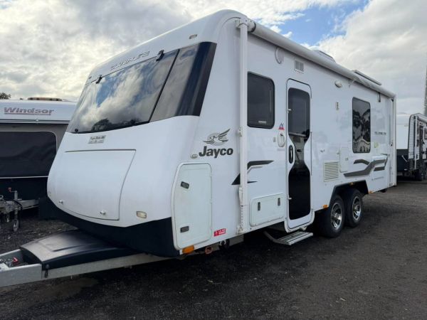2015 Jayco SILVERLINE Slide Out Caravan image