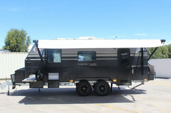 2025 Oz Star Caravans 20 FT Family Double Oz Star Cockatoo Series Hybrid Caravan image