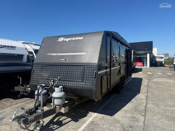 2023 Supreme Classic Tourer image