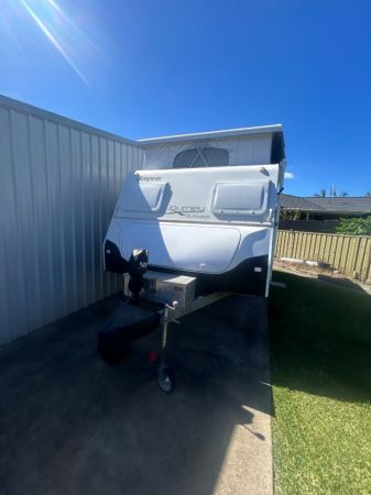 2015 Jayco 17.56-2 Expanda Pop Top image