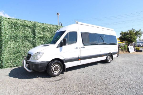 2008 Mercedes Sprinter Automatic Motorhome with Shower and Toilet image