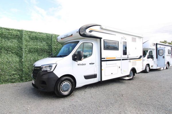 2022 Windsor Daintree Renault Electric Bed Motorhome image