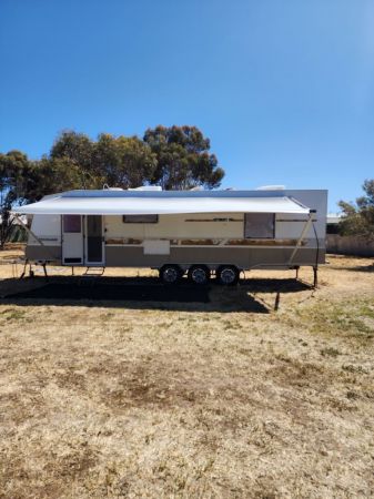 2019 Spaceland Caravan image