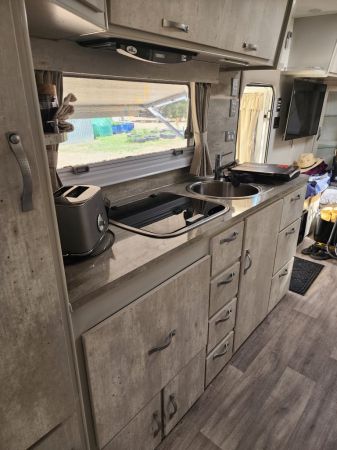 2019 Spaceland Caravan image