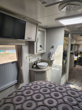 2019 Spaceland Caravan image