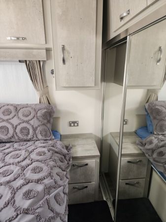 2019 Spaceland Caravan image