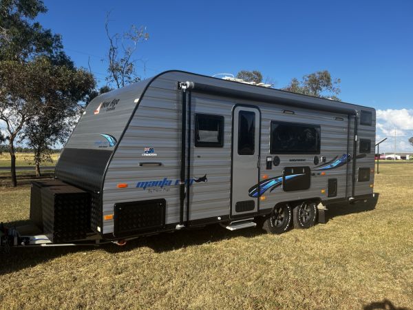 2018 New Age Manta Ray 22Ft Triple Bunk Semi Off-Road Family Van Caravan image
