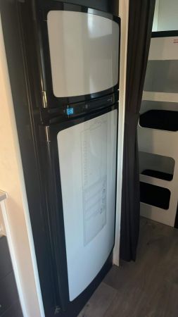 2018 New Age Manta Ray 22Ft Triple Bunk Semi Off-Road Family Van Caravan image