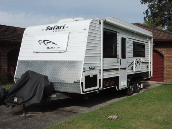 2014 Safari Delta 20 Swivel Chair Caravan image