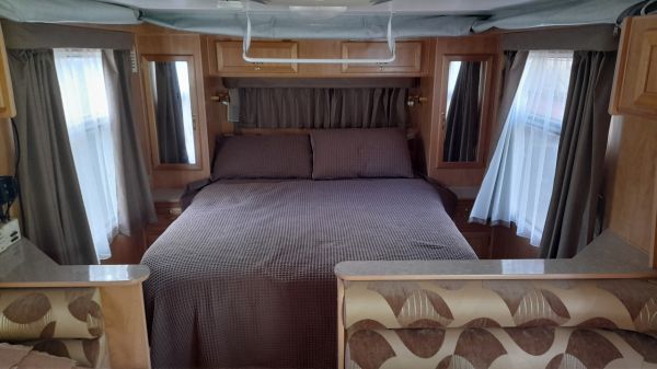 2011 Olympic JAVELIN Pop Top image