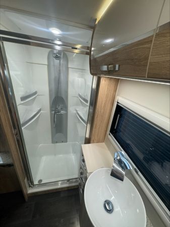 2018 Avan Jensen Caravan image