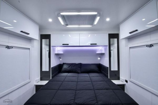 2024 New Age Caravans OZ Classic OZ20ES4 image