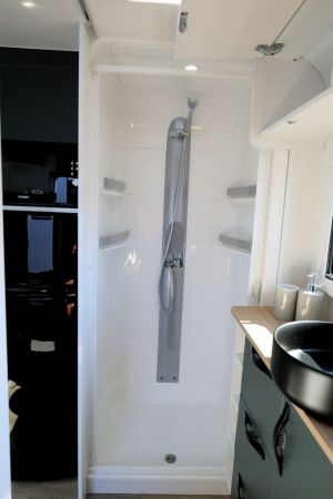 2024 Avan Aspire Caravan 587-1 image