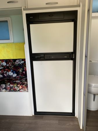 2019 LEADER GOLD Caravan image