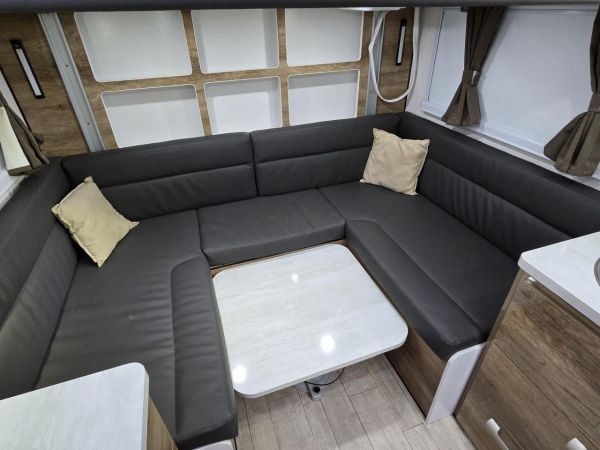 *** Under Offer *** 2019 Royal Flair PIAZZA Caravan image