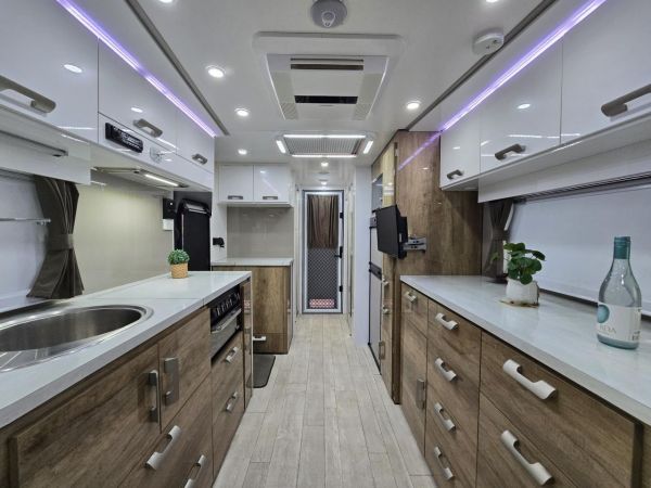 *** Under Offer *** 2019 Royal Flair PIAZZA Caravan image