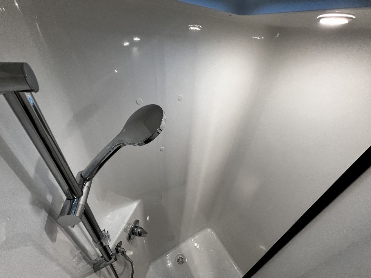 Image for 2024 Newlands Luxe 600CAFW Caravan 18