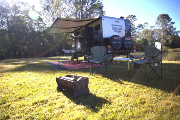 2025 Jawa Retreat Escape Hybrid Caravan image