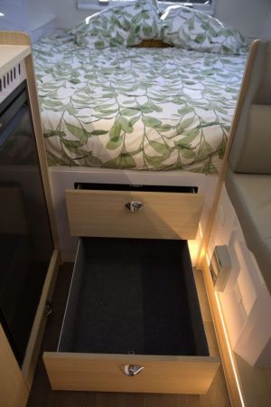 2025 Jawa Retreat Escape Hybrid Caravan image