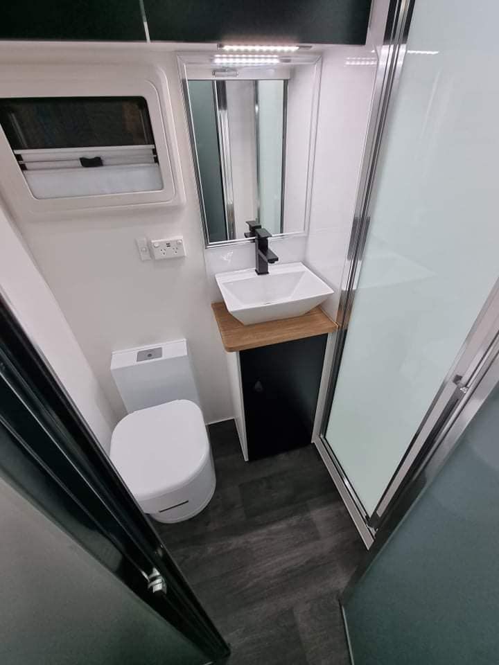 Image for 2023 Everest Caravans CALIBRA 20.6F - FULL OFF ROAD Caravan 9