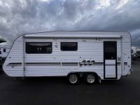 Image for 2008 Crusader Dreamhaven Caravan MK2 1
