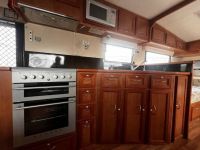Image for 2008 Crusader Dreamhaven Caravan MK2 19