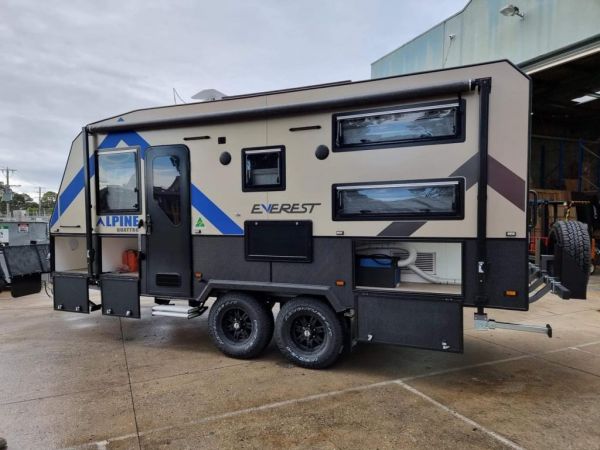 2023 Everest Caravans ALPINE QUATTRO 18.7F - FULL OFF ROAD Caravan image